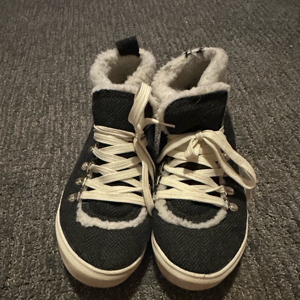 Sherpa booties